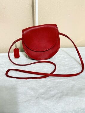 Vintage COACH Red Leather Crossbody Saddle Bag